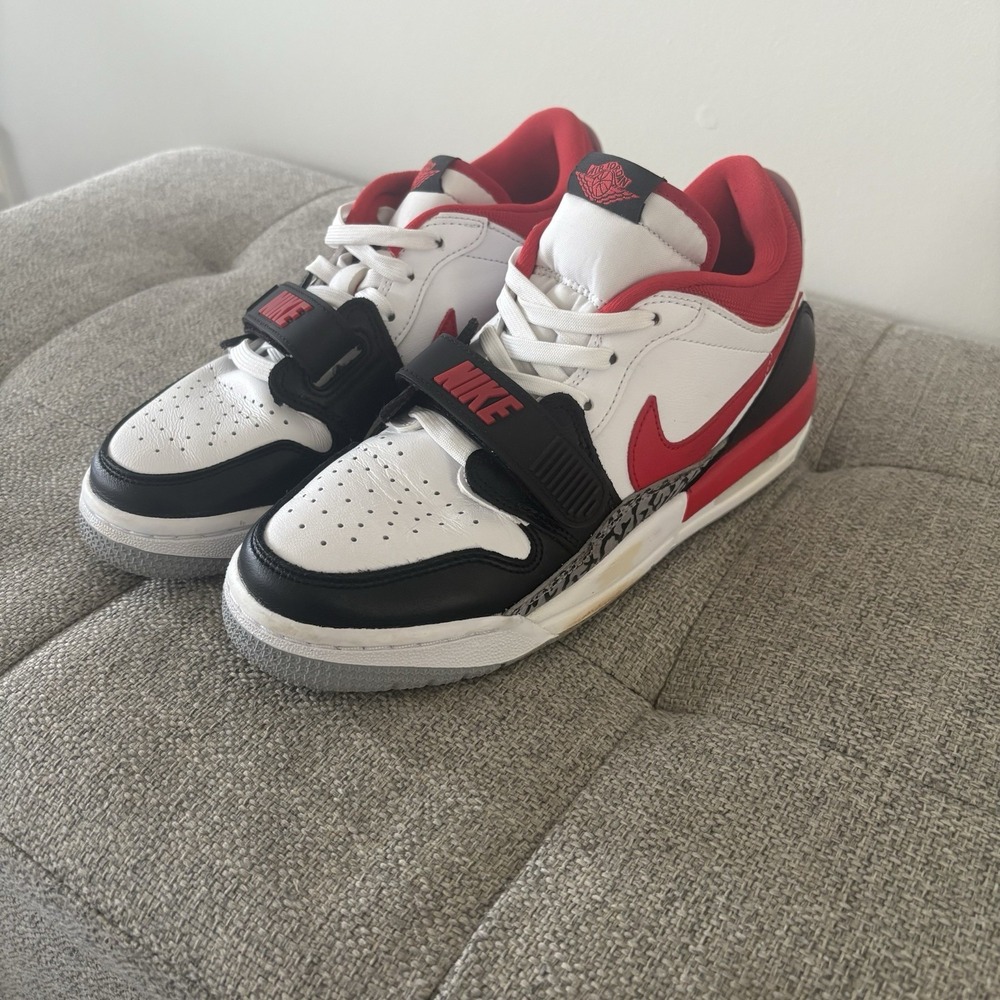 Nike YouthBoys Sz6 Jordan Legacy 312‎ Low Chicago White/Red/Black CD9054-160
